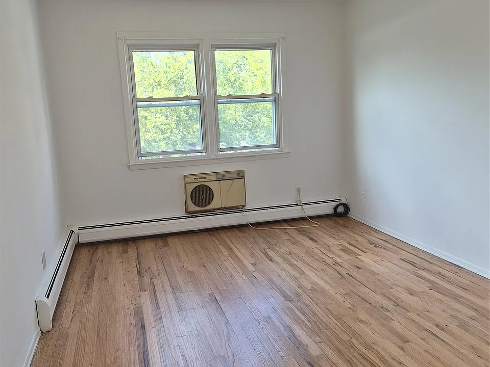 18-28 Bell Blvd #1