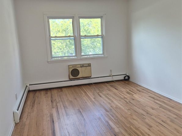 18-28 Bell Blvd #1