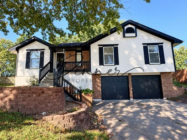 600 SE Shiloh Dr, Lees Summit, MO 64063