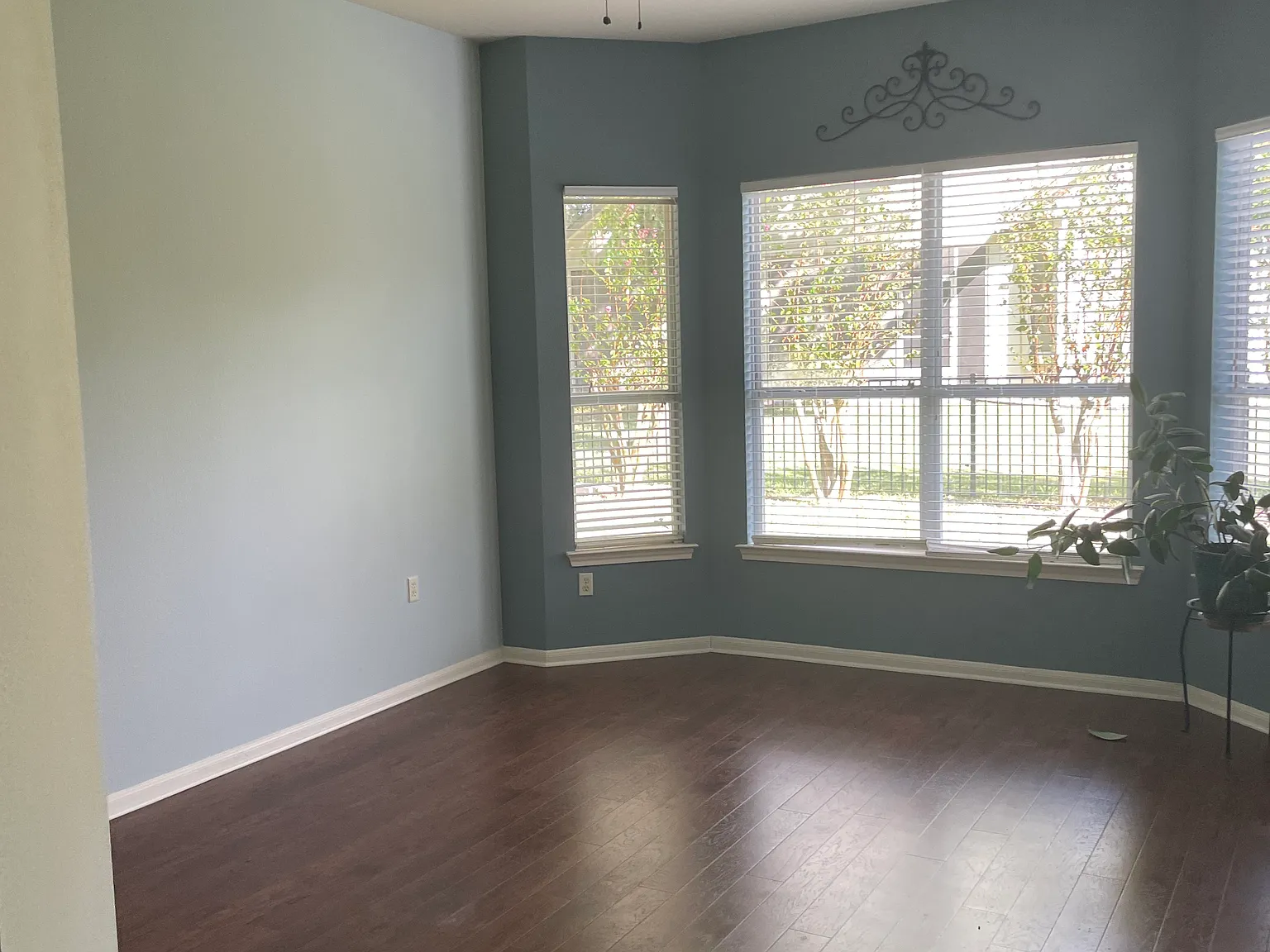 2 bed, 1802 sqft, $2,350 — Photo 3