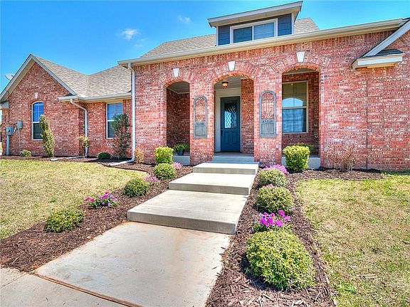 3rd image of 1061 Siena Springs Dr