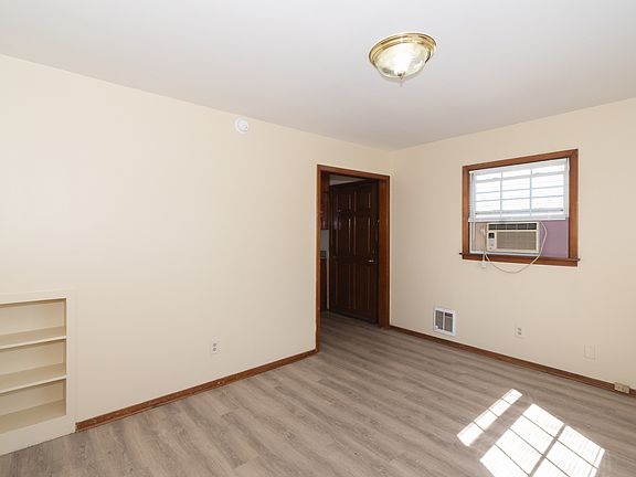 3rd image of 2715 Avondale Ave