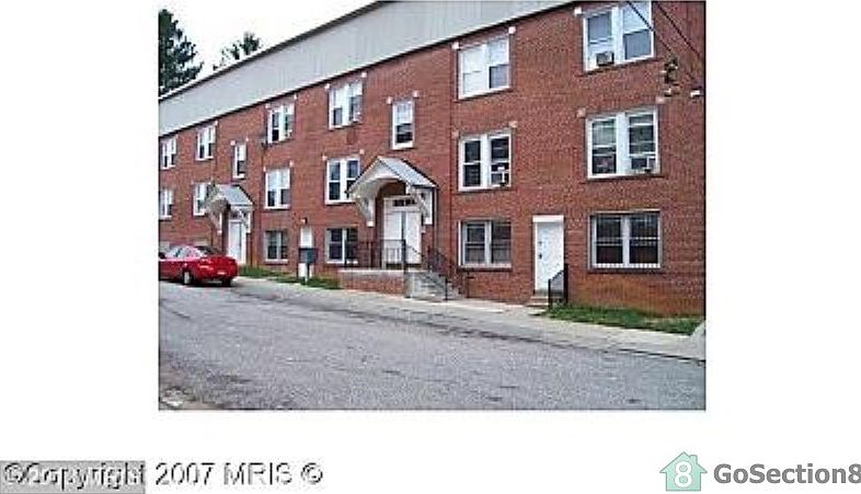 2nd image of 3915 Barrington Rd APT 4