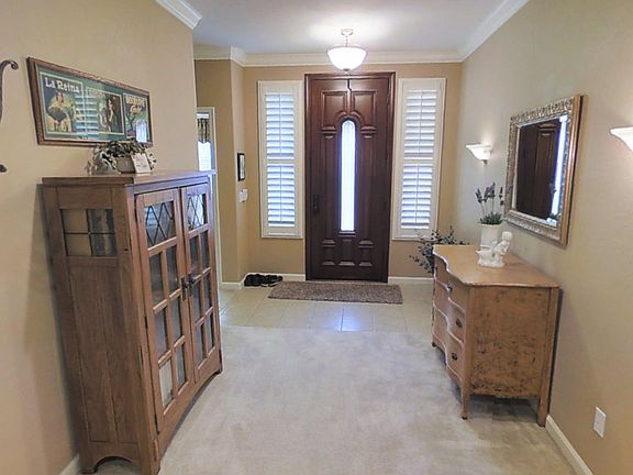 2nd image of 722 E La Vida Ave