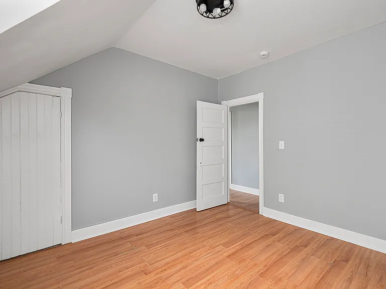 73-75 Robin St #3 — Photo 12