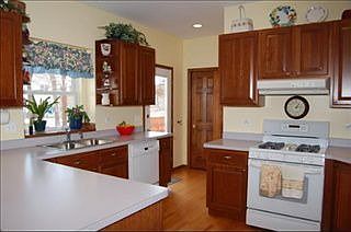 4th image of 1026 Rosewood Dr