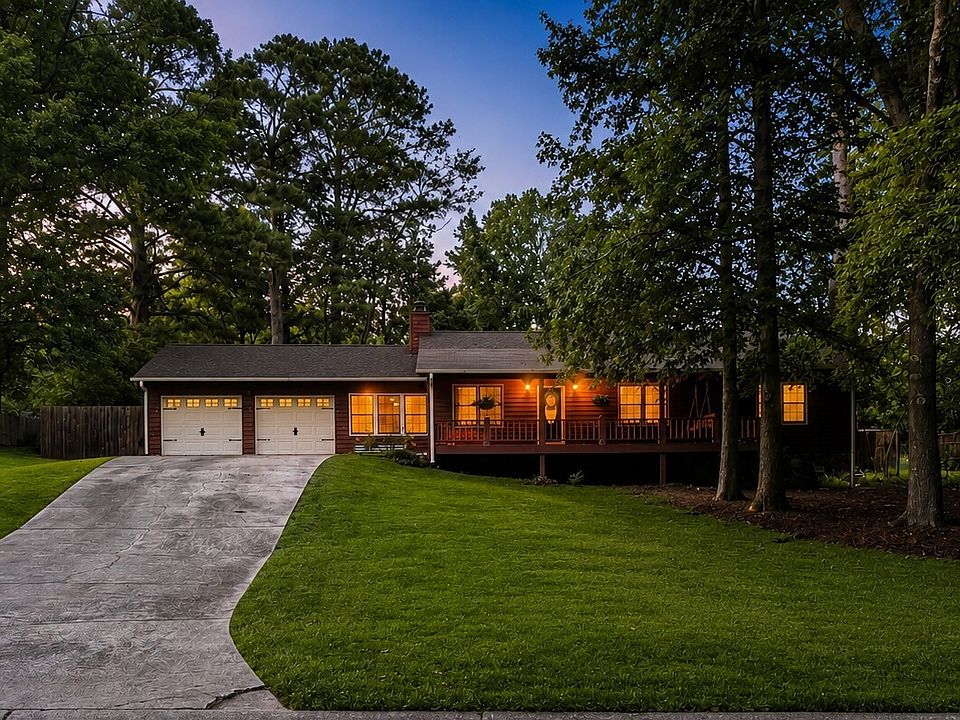 1st image of 2868 Country Ln NW