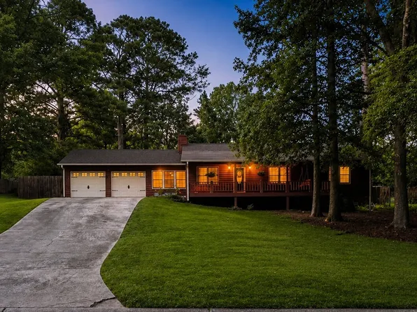 2868 Country Ln NW, Kennesaw, GA 30152
