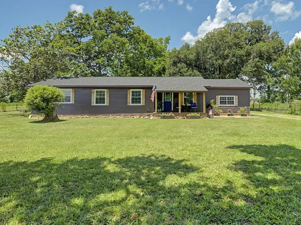 384 County Road 2046, Hull, TX 77564