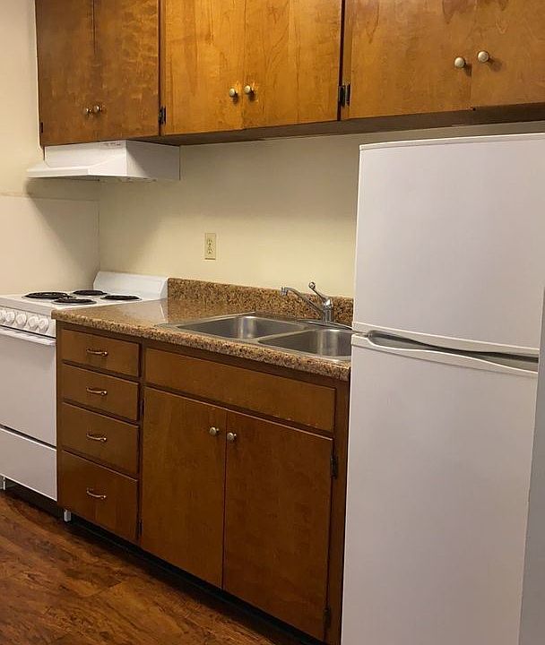 2nd image of 99 Dutch Mill Ct APT G