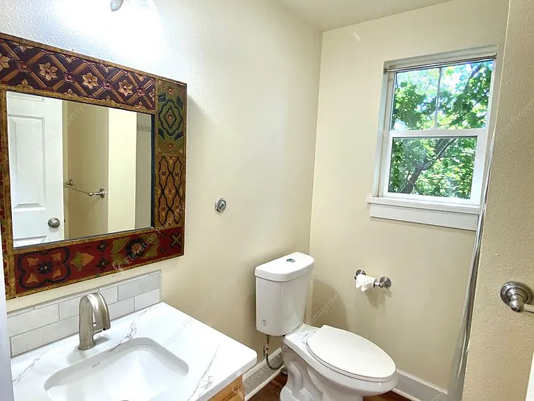 1443 NW 7th St — Photo 20