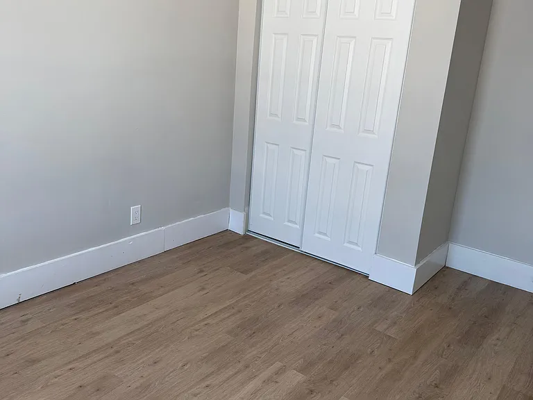 105 Dering Ave — Photo 19