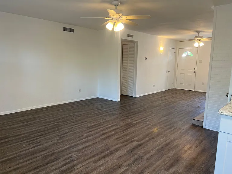 1113 Springwood Dr — Photo 11