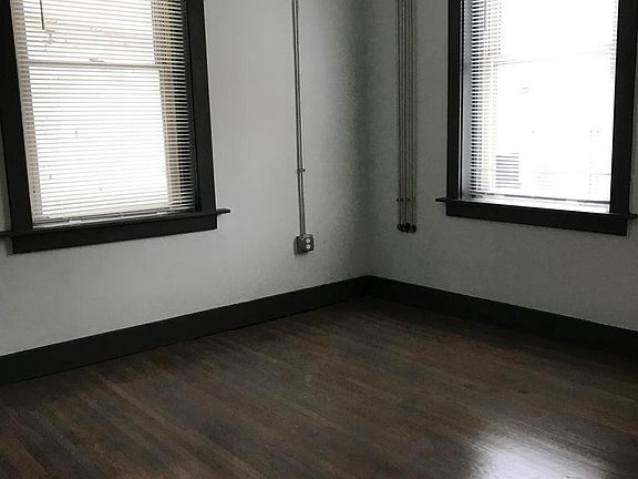 4th image of 2616 Vine St APT 3