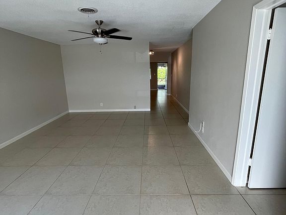 5th image of 1625 NE 45th St