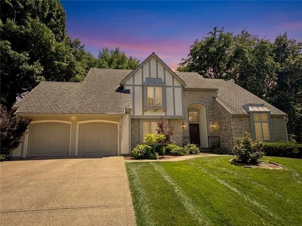 11107 W 122nd St, Overland Park, KS 66213
