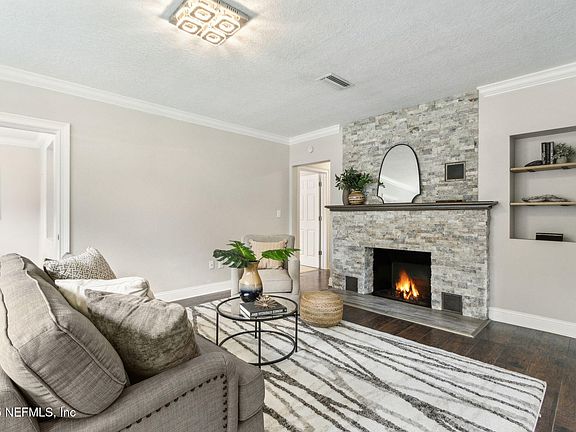 4th image of 2321 CAMDEN Avenue