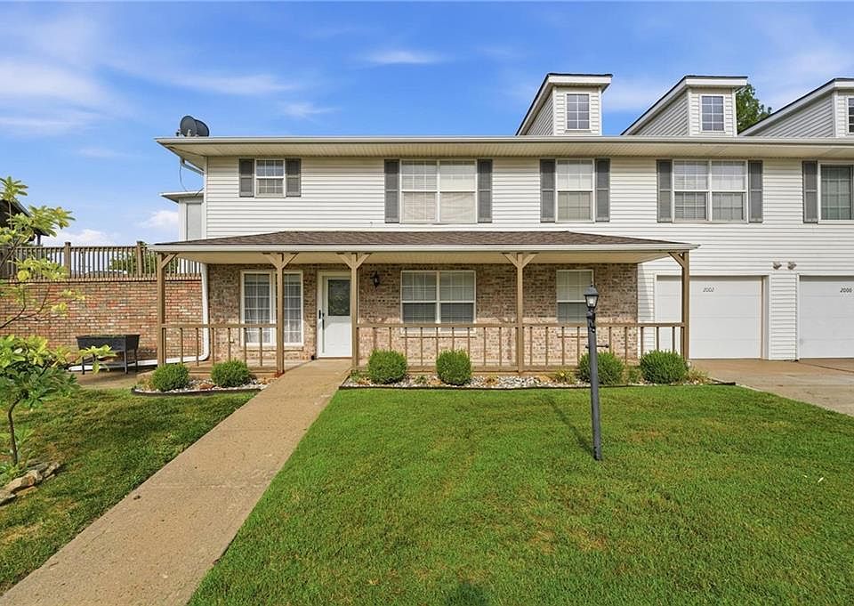 1st image of 2002 S Hummel Dr