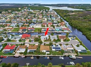 9911 Island Harbor Dr, Port Richey, FL 34668