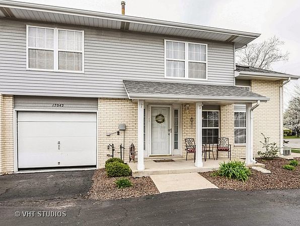 1st image of 17042 Circle Dr E