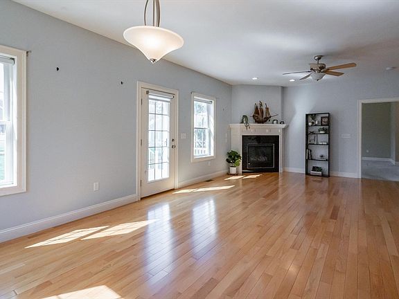 2nd image of 12 Torrey Pines Cir #12