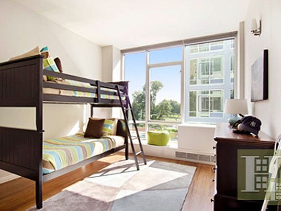 4th image of 3751 Riverdale Ave #Phb