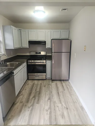 Pine Gate Apartments Photo 1