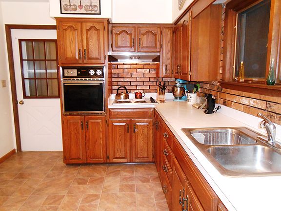 Kitchen - lots of cabinets