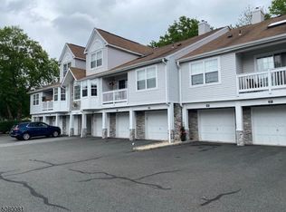 15 Autumn Ct, Ledgewood, NJ 07852