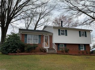 931 Sportsmans Dr, Winston Salem, NC 27101