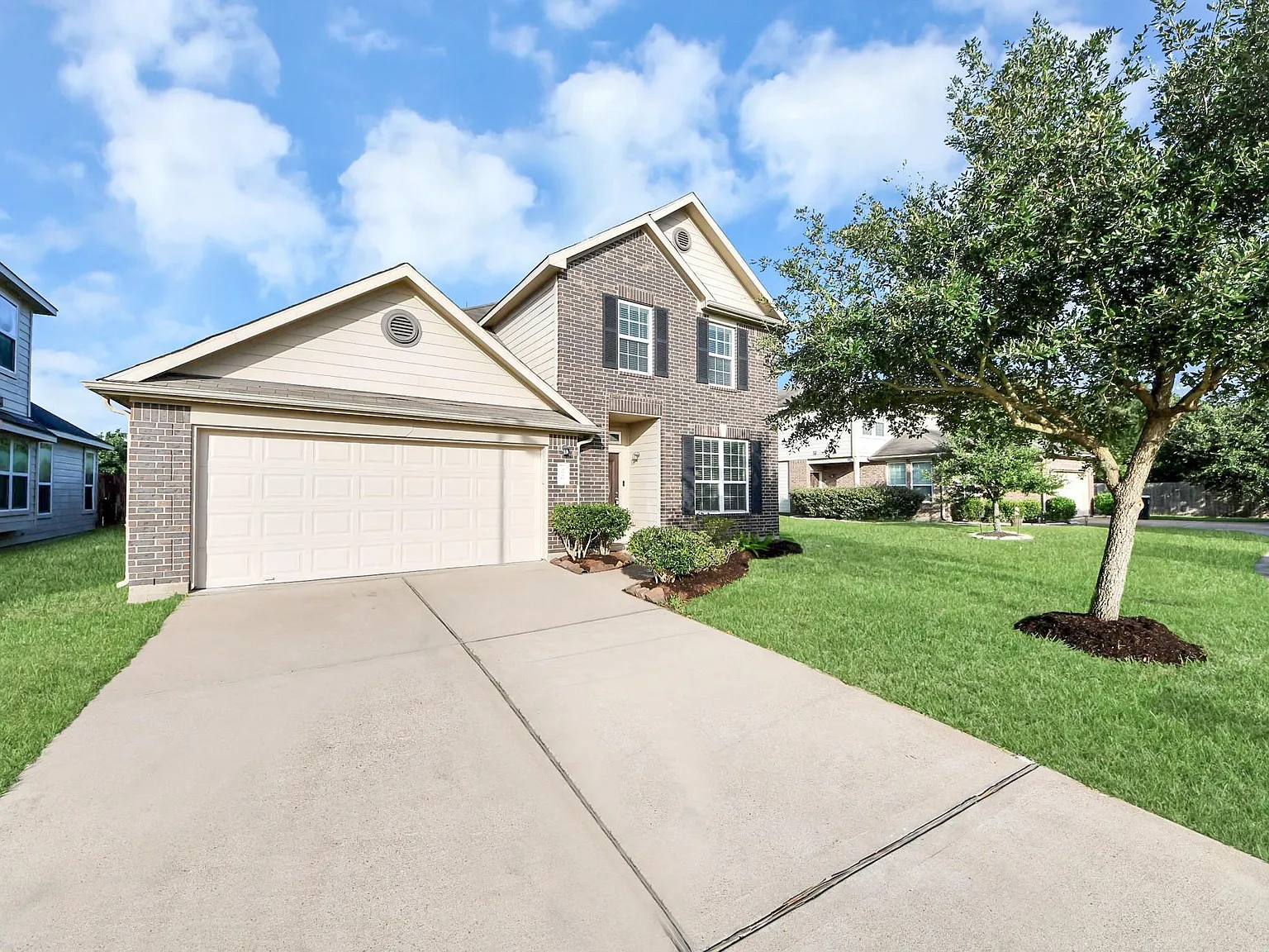 3 bed, 2.5 bath, 1913 sqft, $2,195 — Photo 3