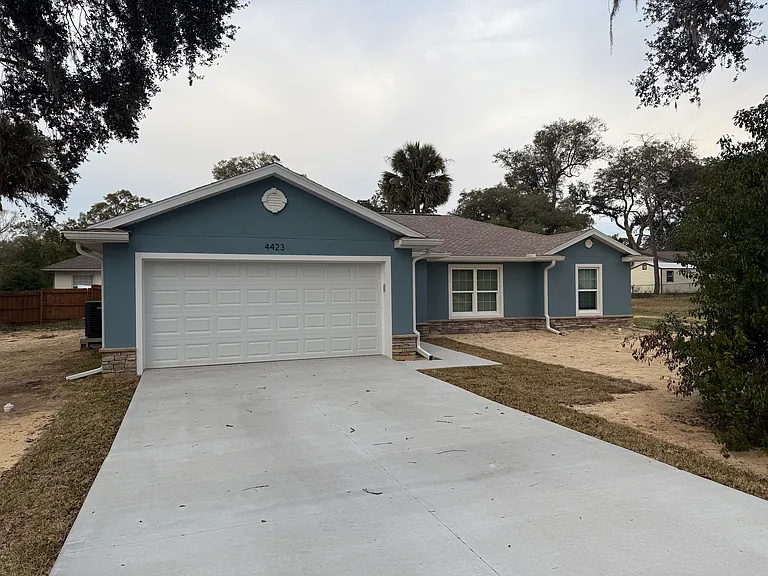 4423 NE 8th Pl — Photo 38