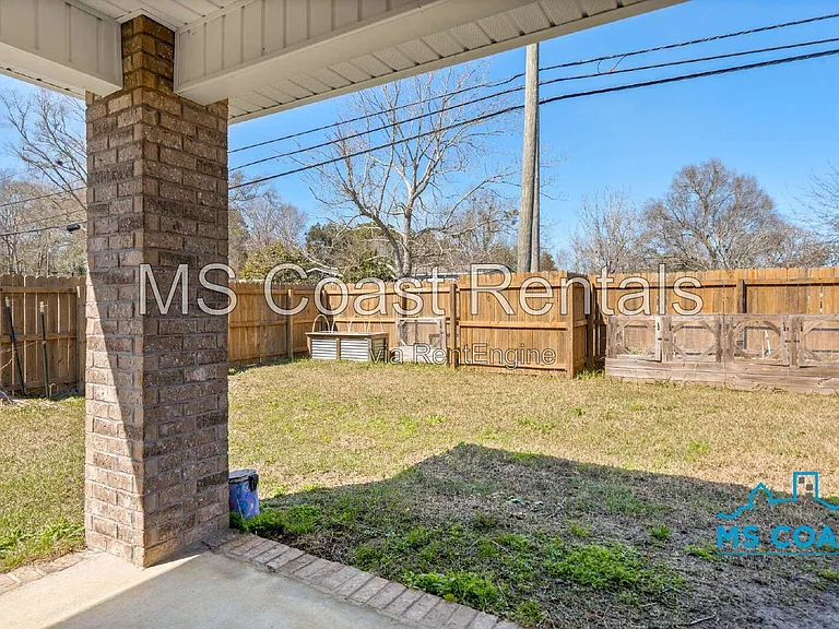 15236 Cypress Way — Photo 23
