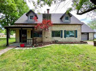 1424 N 4th St, Arkansas City, KS 67005