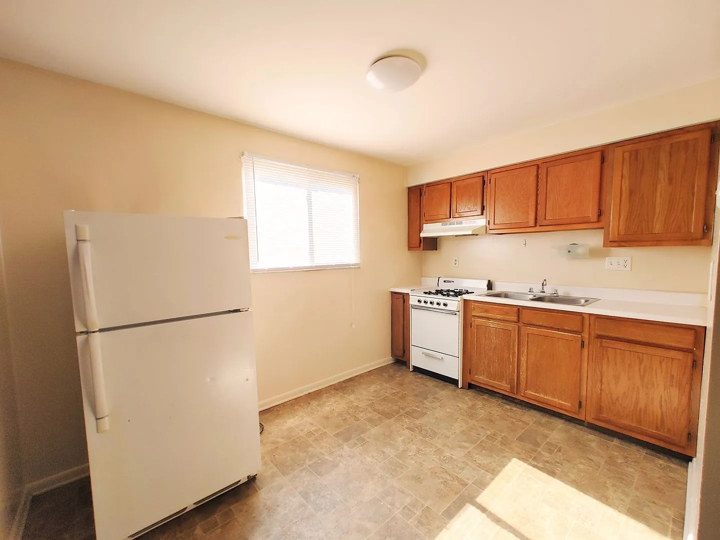 N 4th 2150 ACM — Photo 4