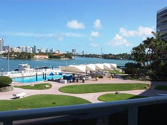3rd image of 900 Bay Dr APT 204