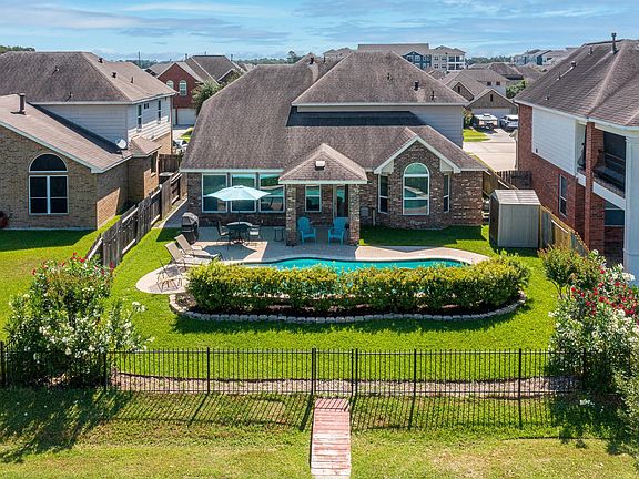 3rd image of 17503 Stamford Oaks Dr
