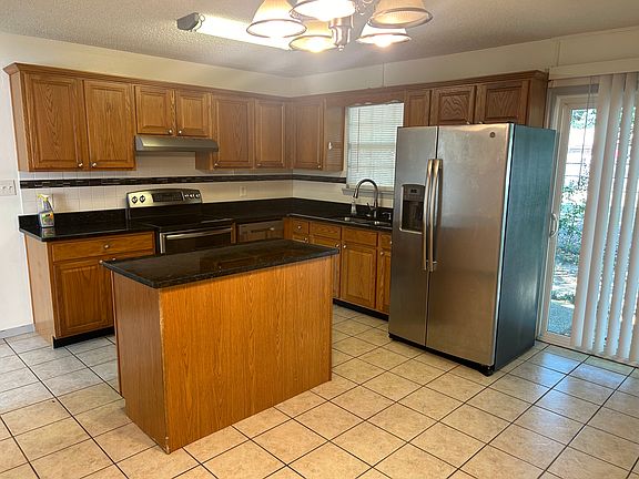 5th image of 5757 Graymont Ln