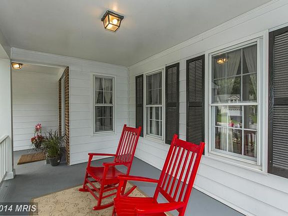 3rd image of 3503 Majestic Pine Ln