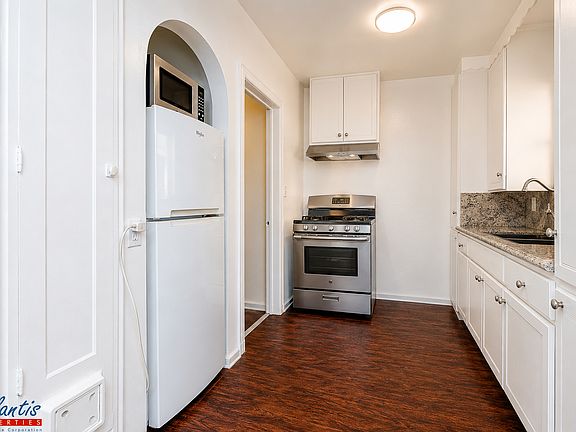 3rd image of 340 S 10th St APT 1