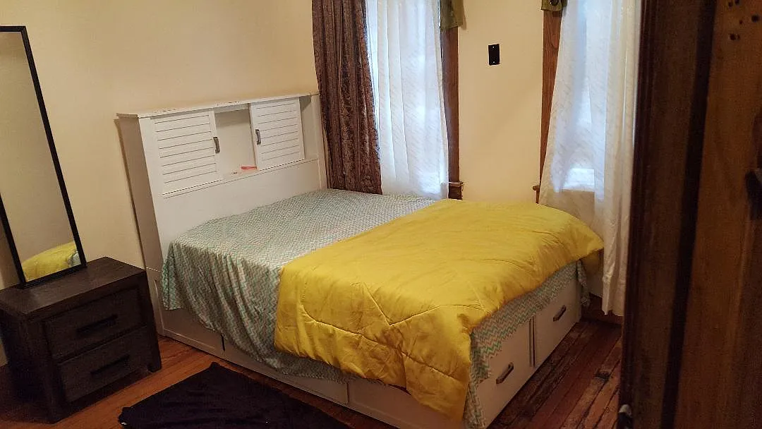 102 Courter Ave — Photo 2