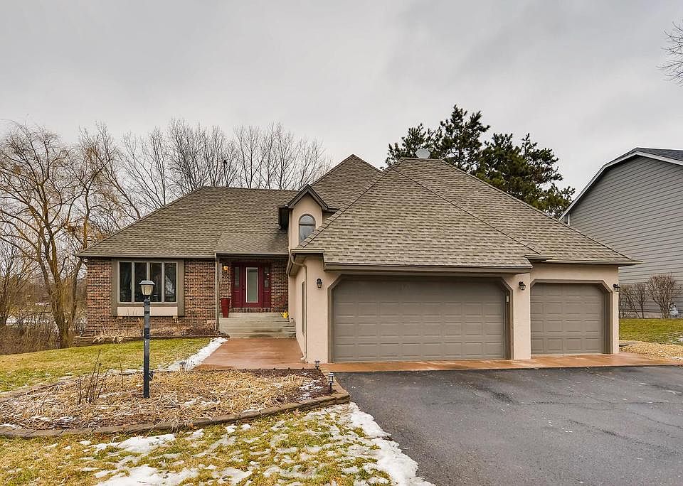 1st image of 687 Wildwood Ln