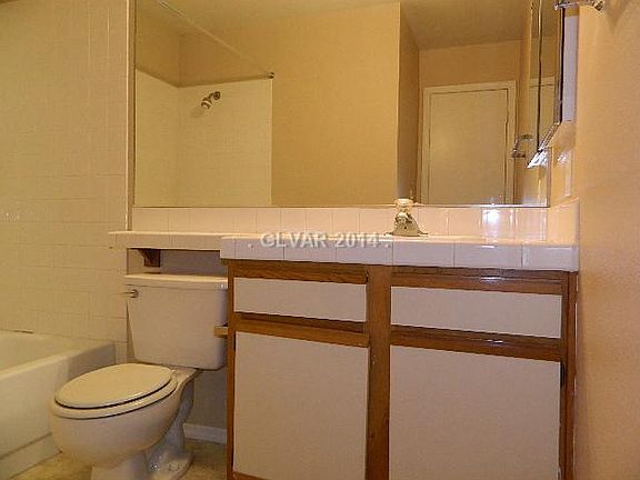 4th image of 1654 Cloister Ave