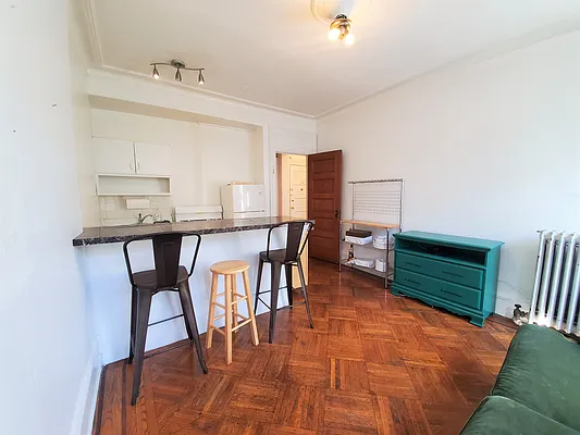 Rented by Compass | media 10