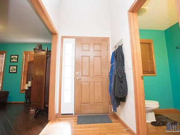 2nd image of 9172 Castlebury Dr