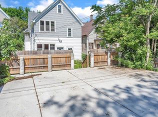 3266 N Bartlett Ave #2, Milwaukee, WI 53211