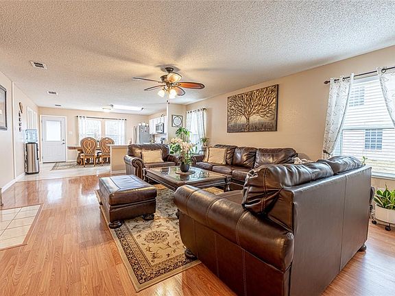4th image of 1417 Danbury Dr