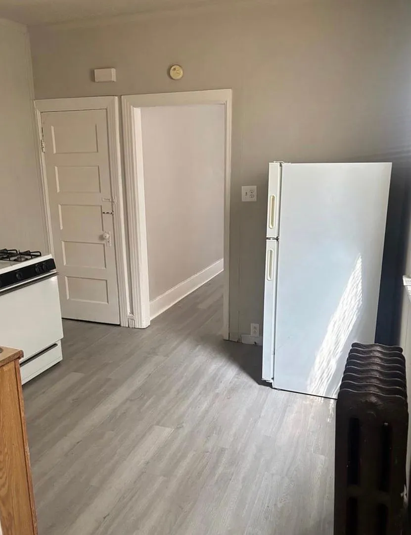 3bd, 1 Bath -Available Now! — Photo 3