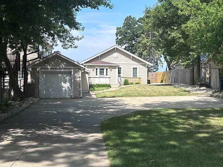 4 N Pistakee Lake Rd — Photo 1