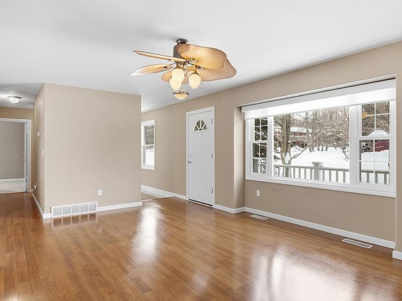 5th image of 4594 Westridge Dr